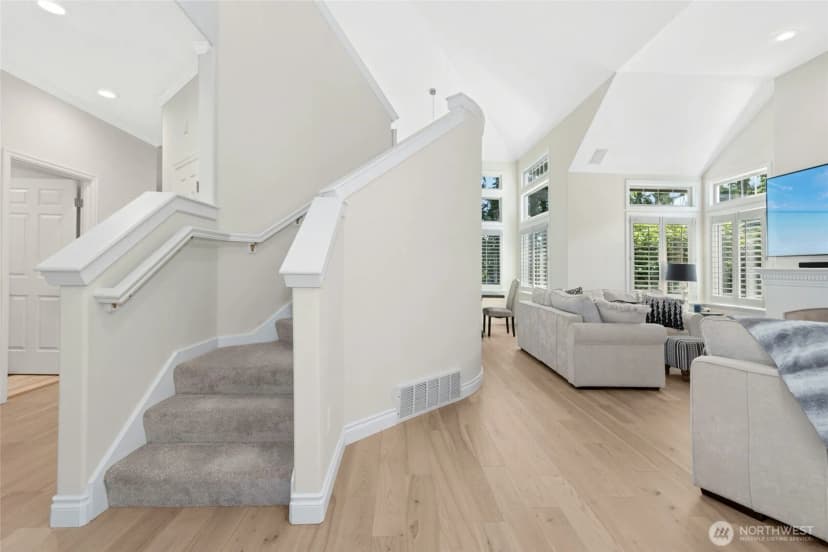 Property photo for 11629 E Oakmont Drive, Mukilteo photo 16