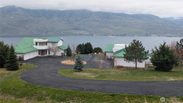 Property photo for 335 Henderson Road, Chelan photo 2