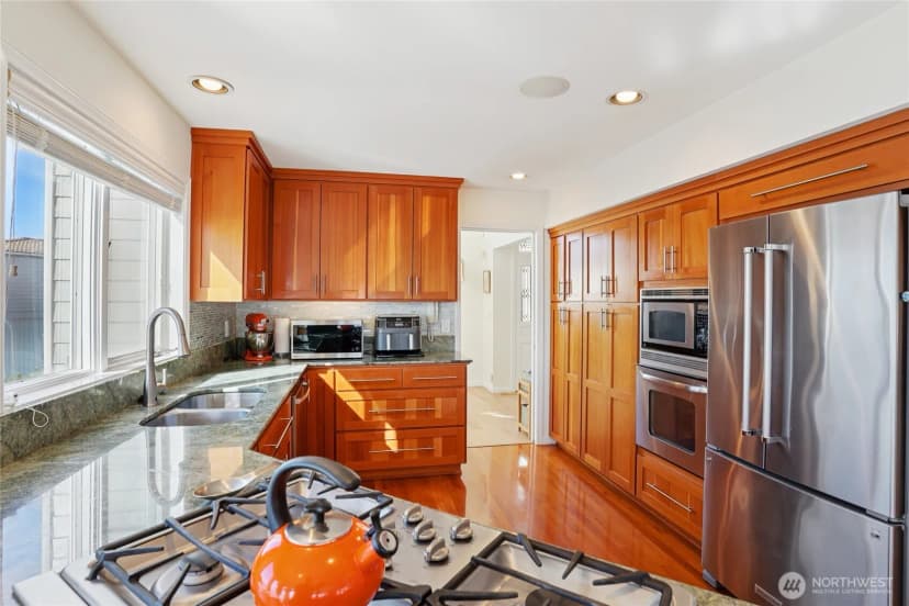 Property photo for 6412 E Side Drive Ne #s, Tacoma photo 13