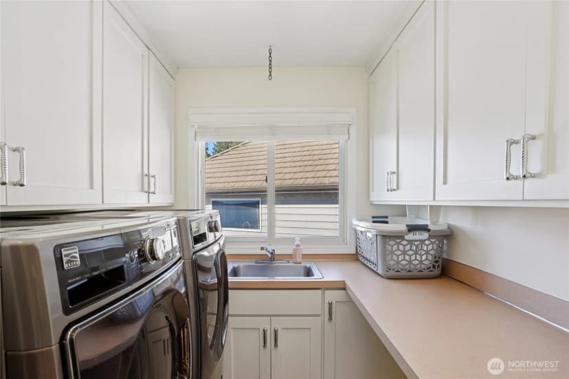 Property photo for 6412 E Side Drive Ne #s, Tacoma photo 19