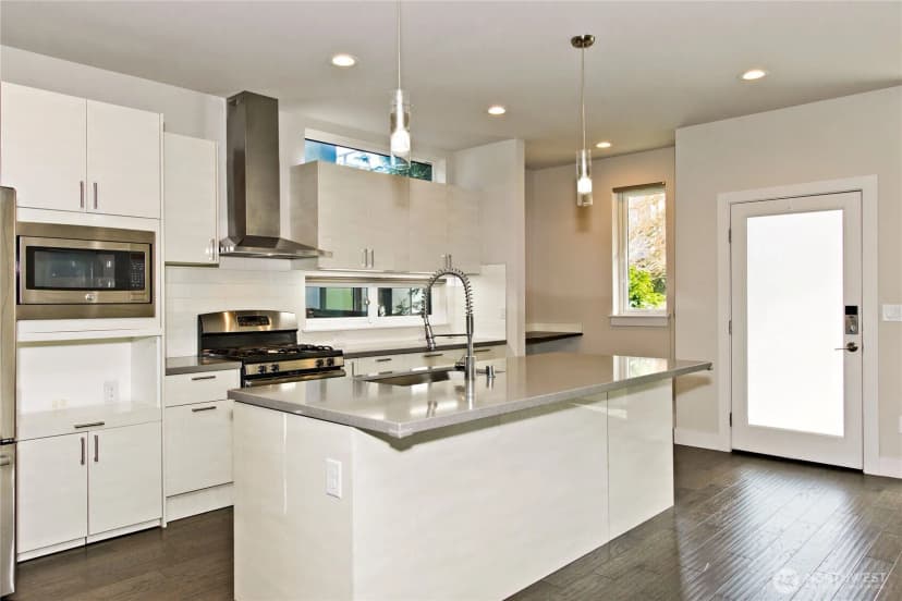 Property photo for 1471 14th Place Ne, Issaquah photo 6