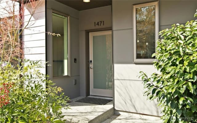 Property photo for 1471 14th Place Ne, Issaquah photo 2