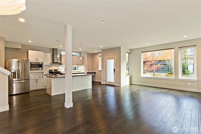 Property photo for 1471 14th Place Ne, Issaquah photo 4