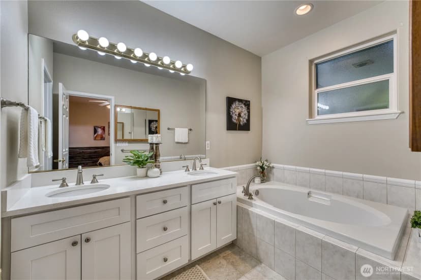 Property photo for 7061 Sw Dunraven Lane, Port Orchard photo 15