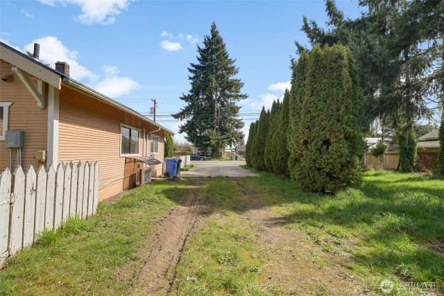 Property photo for 1013 S Tower Avenue, Centralia photo 3