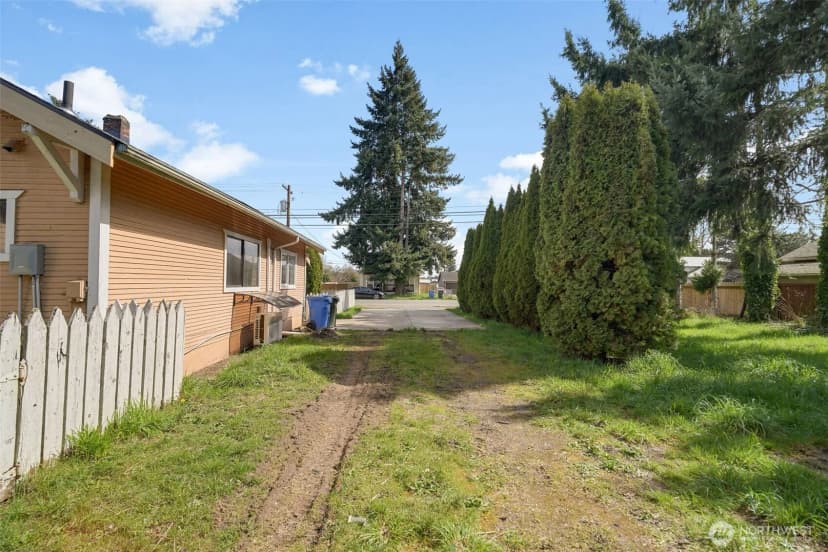 Property photo for 1013 S Tower Avenue, Centralia photo 3