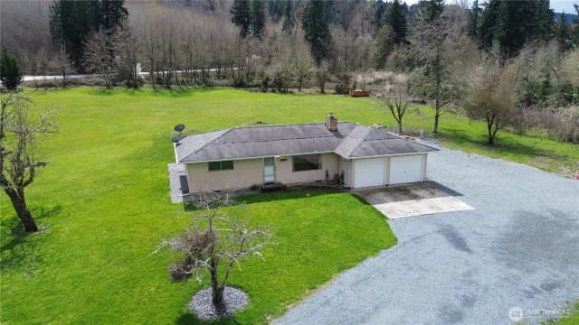 Property photo for 43420 Alder Cutoff Road E, Eatonville photo 2