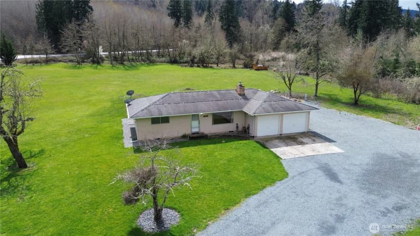 Property photo for 43420 Alder Cutoff Road E, Eatonville photo 2
