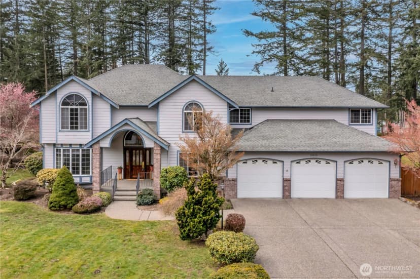 Property photo for 15416 33rd Avenue E, Tacoma photo 2
