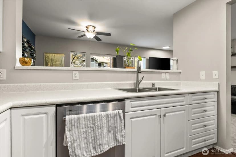 Property photo for 15150 140th Way Se #t104, Renton photo 18