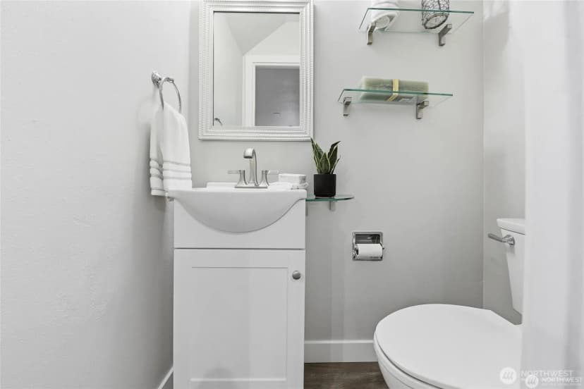 Property photo for 1940 N Northgate Way, Seattle photo 13