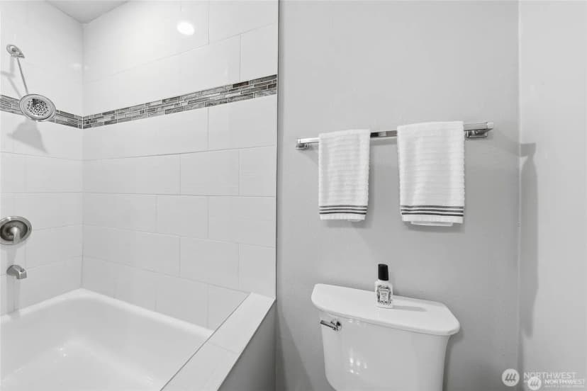 Property photo for 1940 N Northgate Way, Seattle photo 21