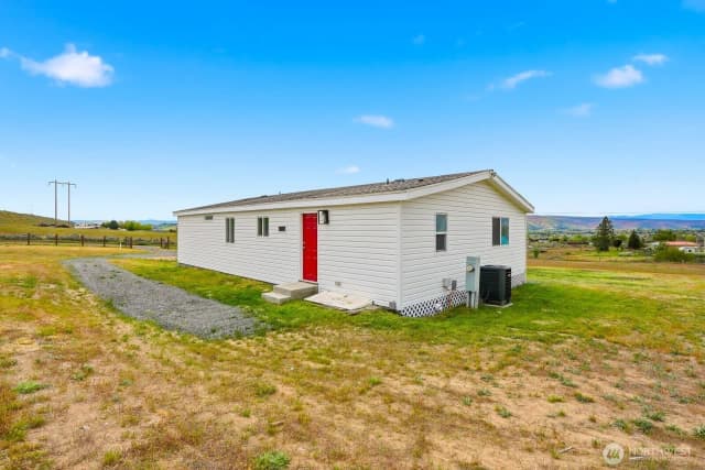 Property photo for 671 Hull Road, Selah photo 5