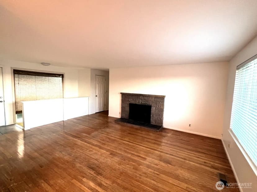 Property photo for 17930 Military Road S, Sea Tac photo 9