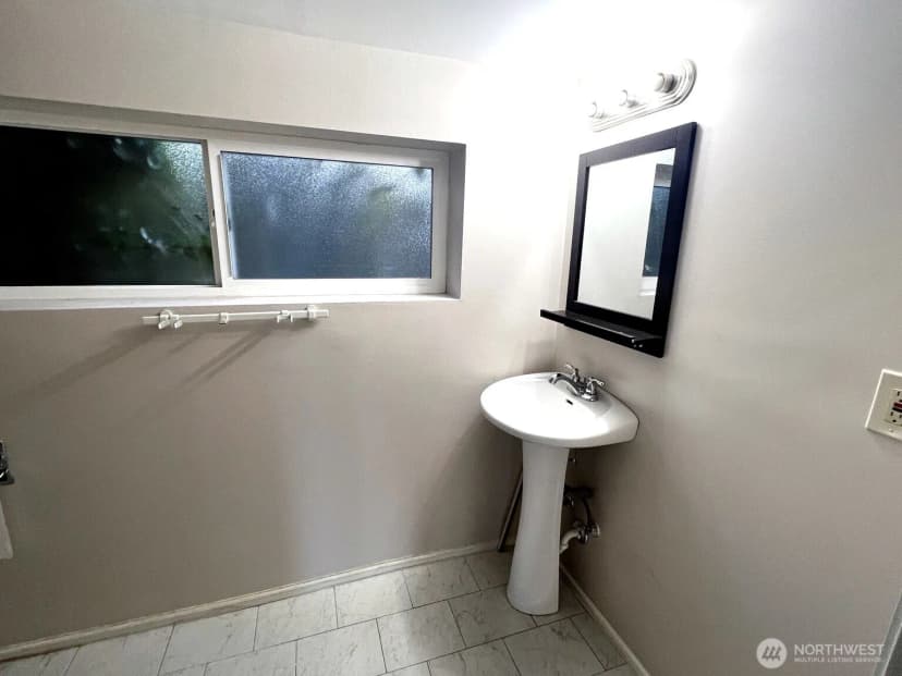 Property photo for 17930 Military Road S, Sea Tac photo 12