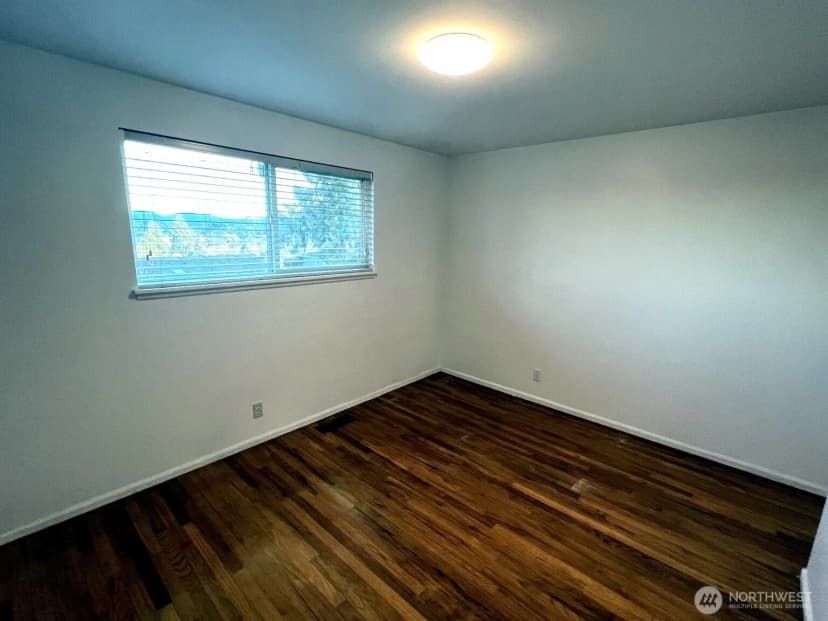 Property photo for 17930 Military Road S, Sea Tac photo 16