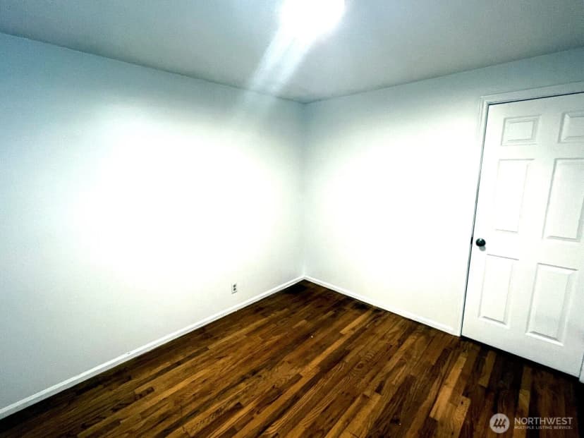 Property photo for 17930 Military Road S, Sea Tac photo 15