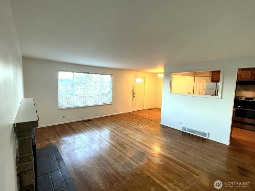 Property photo for 17930 Military Road S, Sea Tac photo 7