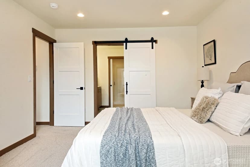 Property photo for 695 3rd Street #a, Langley photo 15