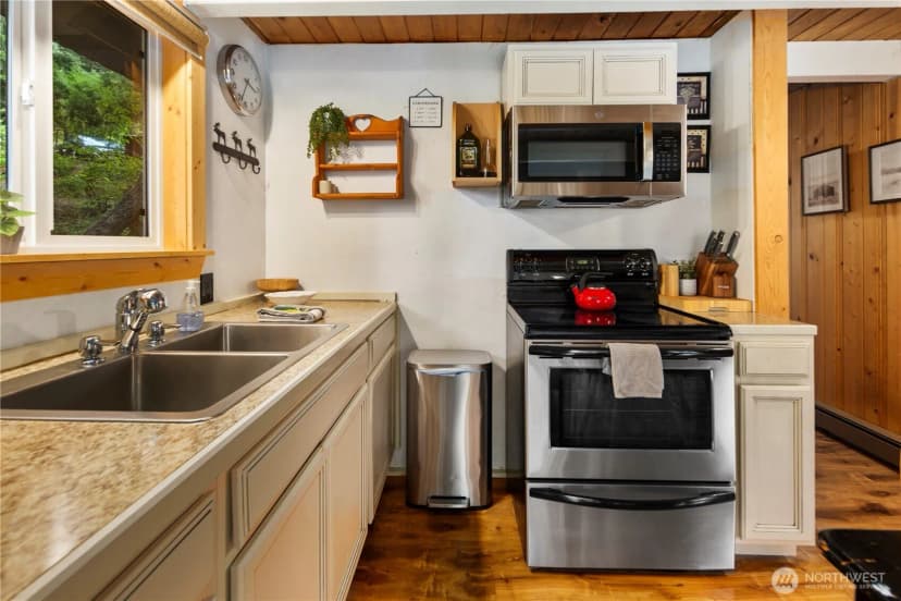 Property photo for 61 Hideaway Drive, Ronald photo 6