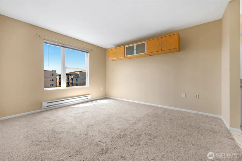 Property photo for 4343 Roosevelt Way Ne #401, Seattle photo 18