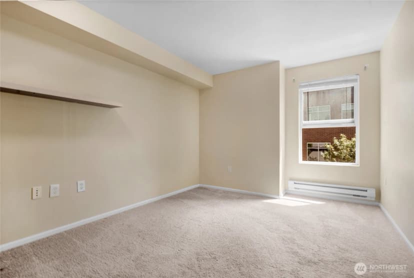 Property photo for 4343 Roosevelt Way Ne #401, Seattle photo 24