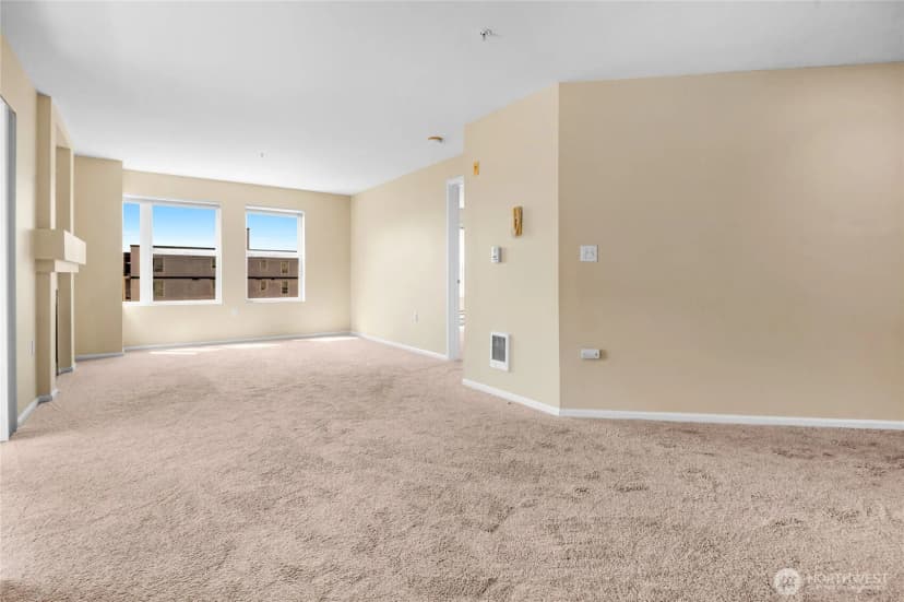 Property photo for 4343 Roosevelt Way Ne #401, Seattle photo 11