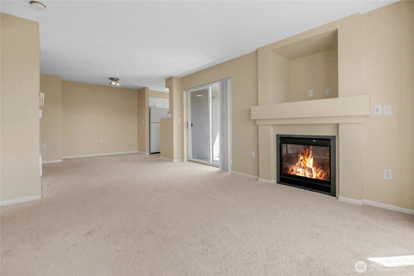 Property photo for 4343 Roosevelt Way Ne #401, Seattle photo 8