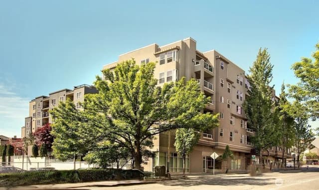 Property photo for 4343 Roosevelt Way Ne #401, Seattle
