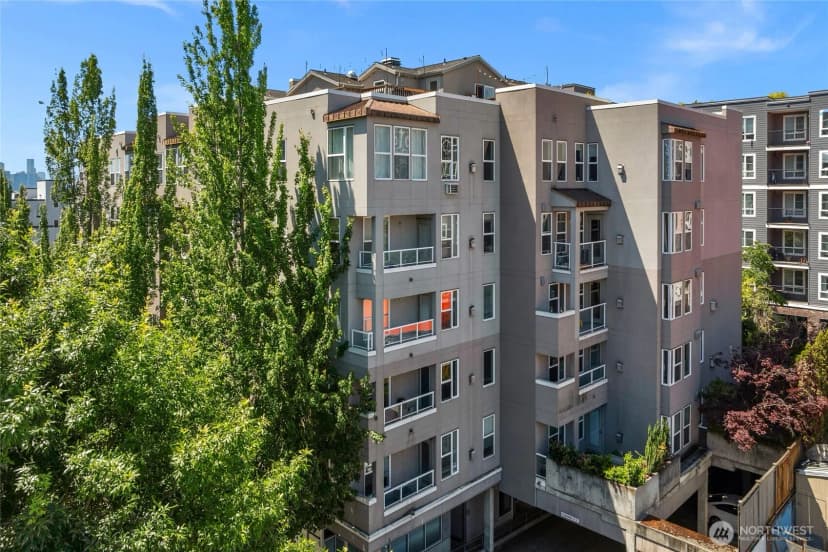 Property photo for 4343 Roosevelt Way Ne #401, Seattle photo 31