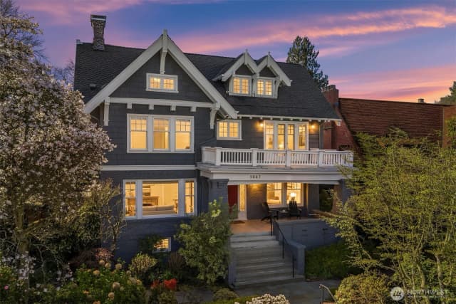 Property photo for 2647 Cascadia Avenue S, Seattle