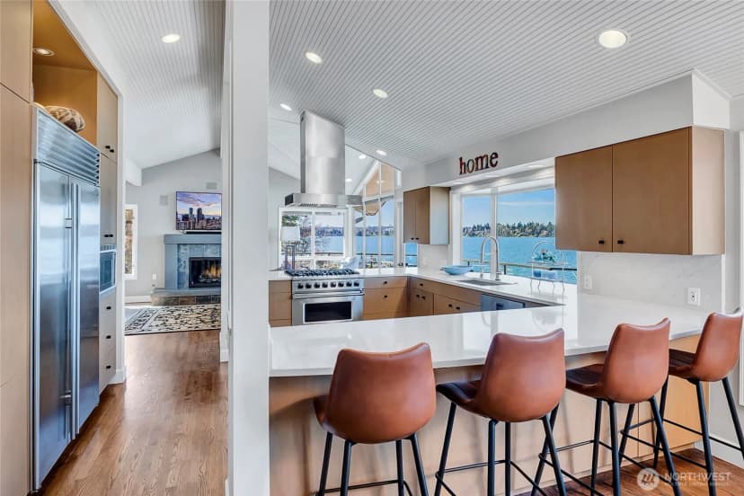 Property photo for 16 Meadow Lane, Mercer Island photo 14