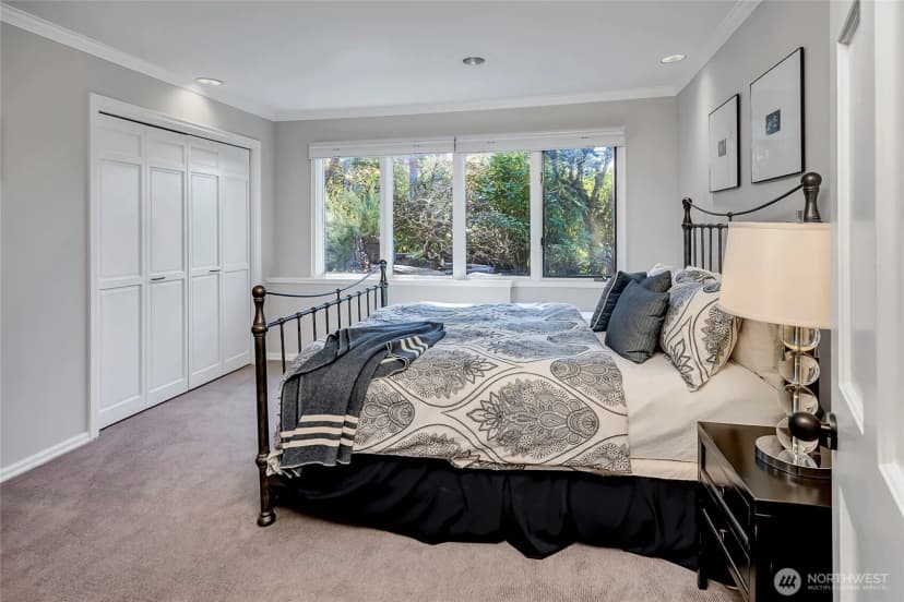 Property photo for 16 Meadow Lane, Mercer Island photo 32