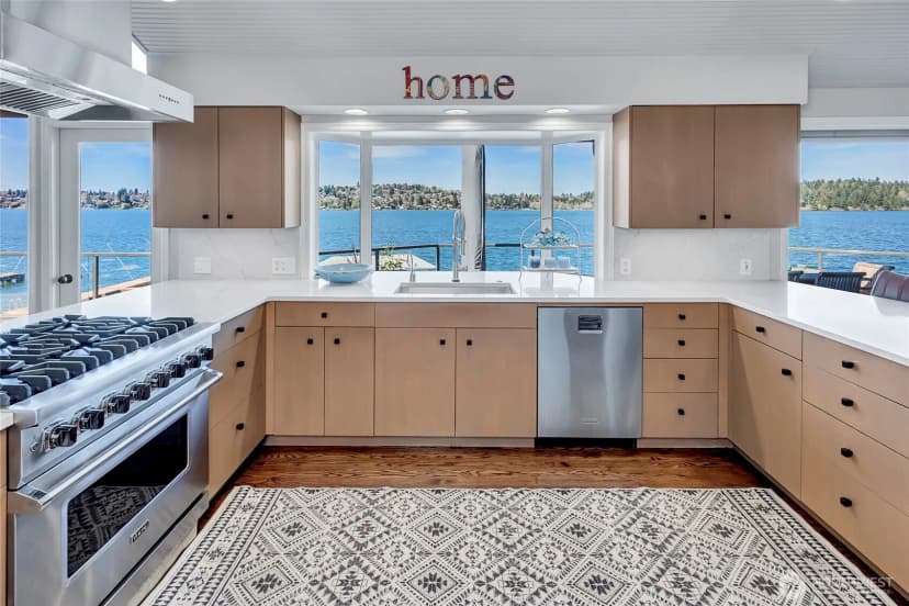 Property photo for 16 Meadow Lane, Mercer Island photo 15