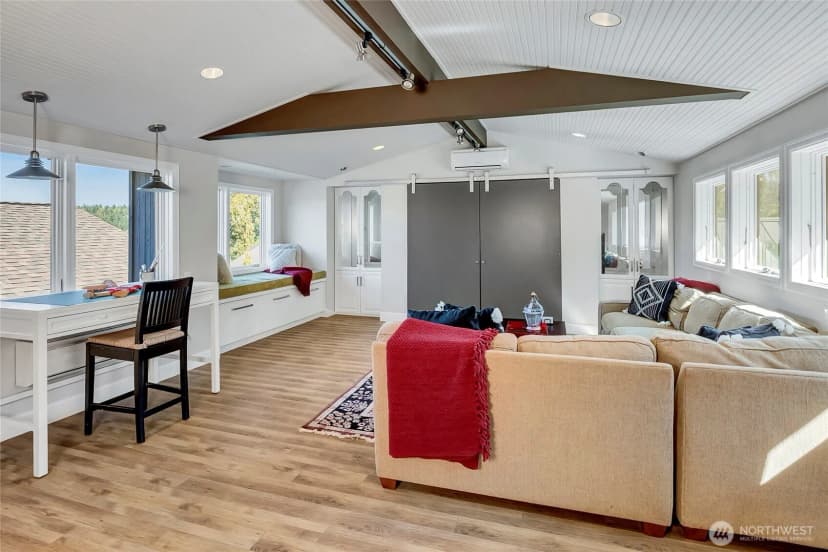 Property photo for 16 Meadow Lane, Mercer Island photo 36