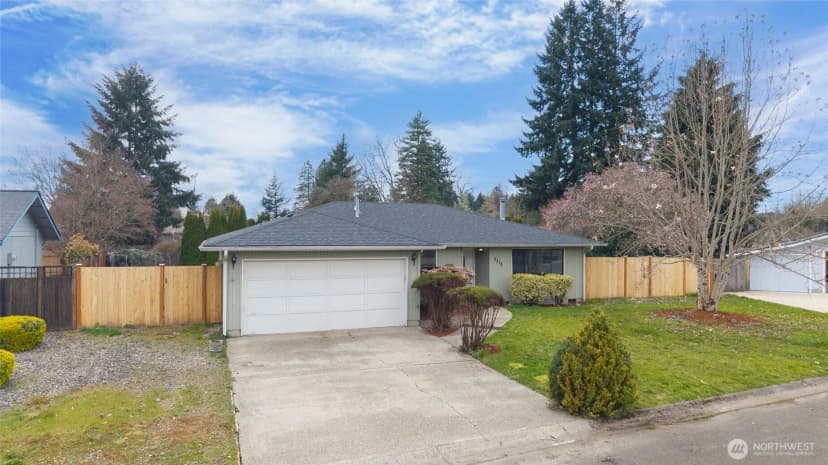 Property photo for 2315 Boulevard Court Se, Olympia photo 2