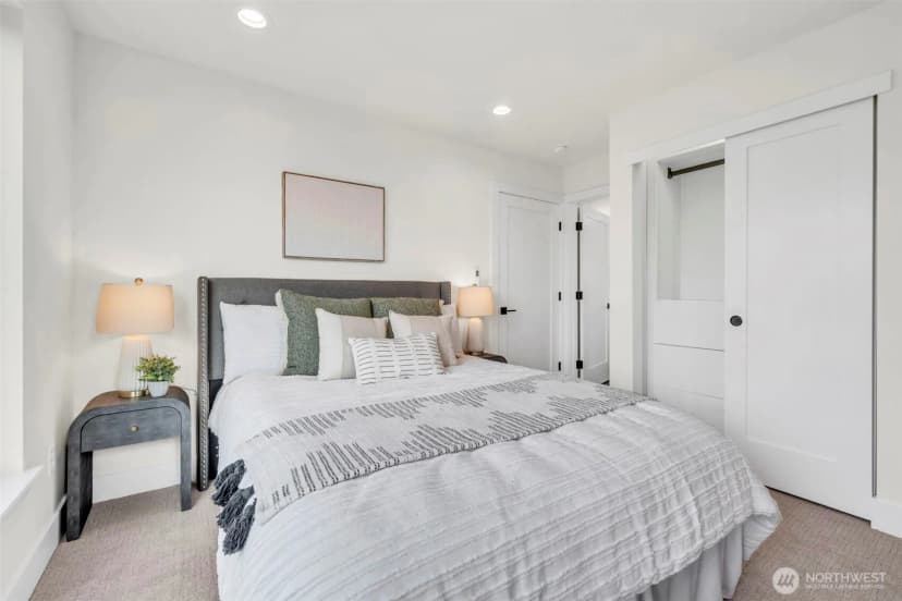 Property photo for 6408 Fauntleroy Way Sw, Seattle photo 17