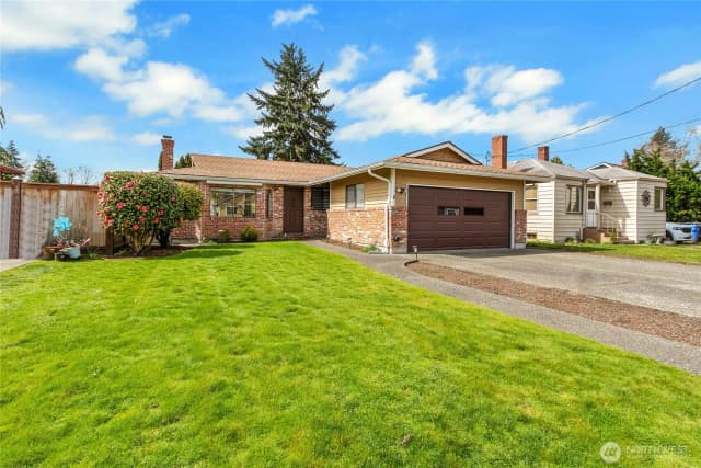 Property photo for 314 Alder Avenue, Sumner