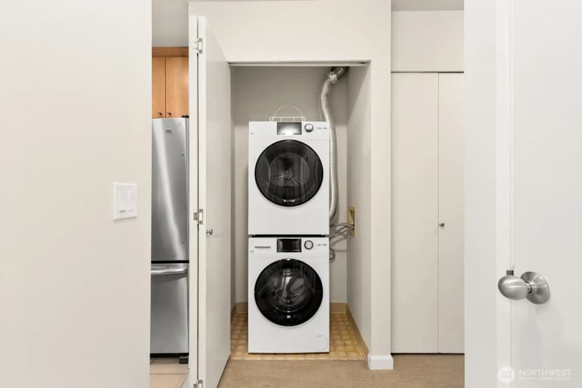 Property photo for 3926 1st Avenue Ne #31, Seattle photo 12