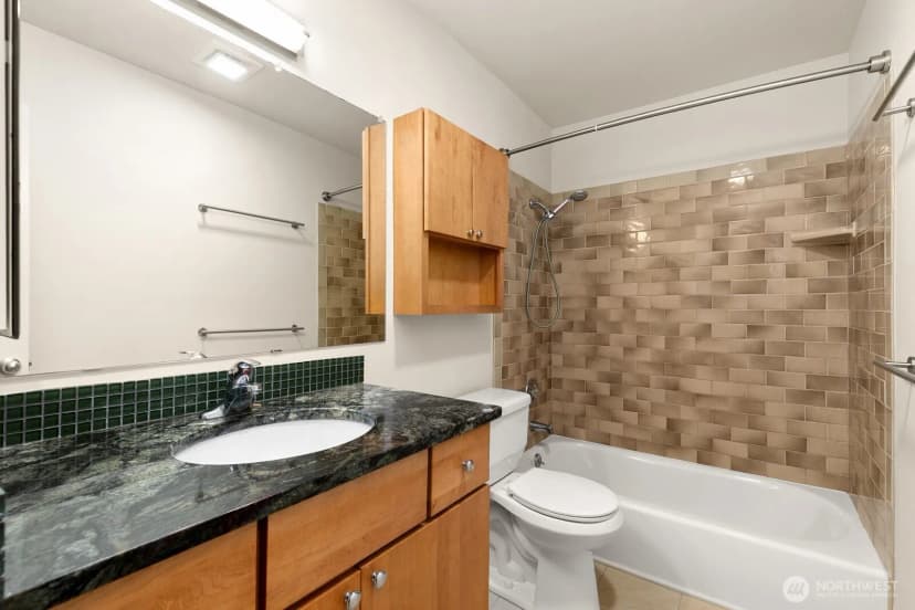 Property photo for 3926 1st Avenue Ne #31, Seattle photo 11