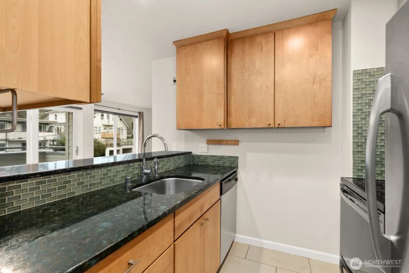 Property photo for 3926 1st Avenue Ne #31, Seattle photo 9