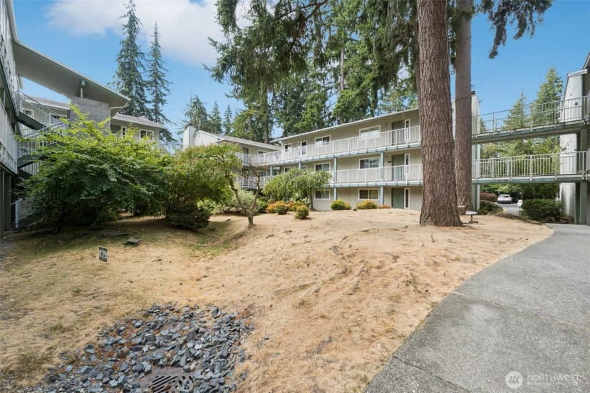 Property photo for 5806 200th Street Sw #f, Lynnwood photo 21