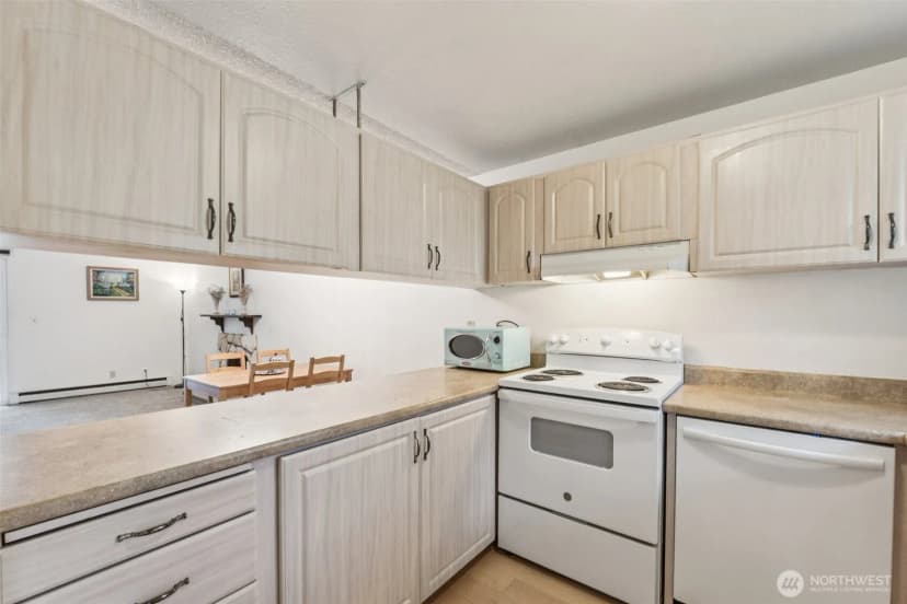 Property photo for 5806 200th Street Sw #f, Lynnwood photo 10
