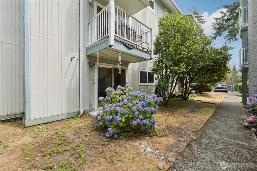 Property photo for 5806 200th Street Sw #f, Lynnwood photo 19