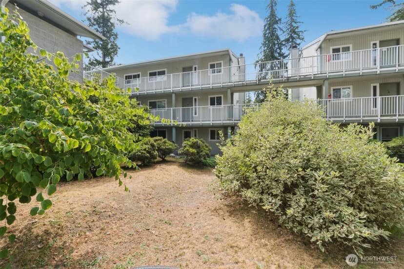 Property photo for 5806 200th Street Sw #f, Lynnwood photo 20