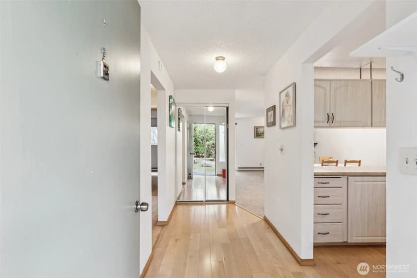 Property photo for 5806 200th Street Sw #f, Lynnwood photo 3
