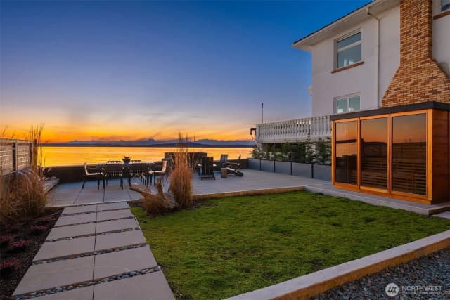 Property photo for 4717 Beach Drive Sw, Seattle photo 2