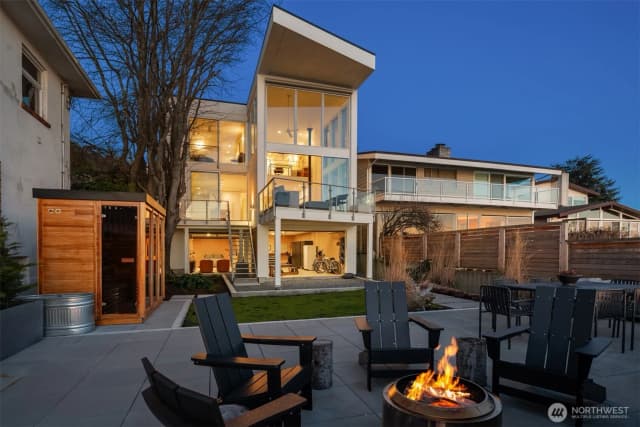 Property photo for 4717 Beach Drive Sw, Seattle photo 4