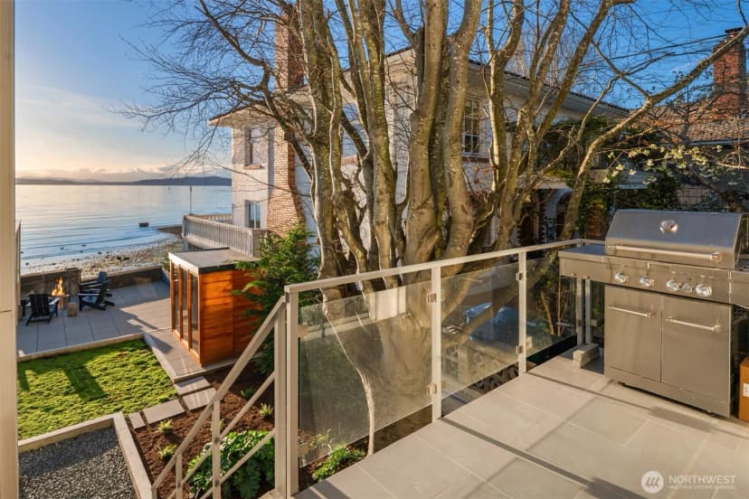 Property photo for 4717 Beach Drive Sw, Seattle photo 7