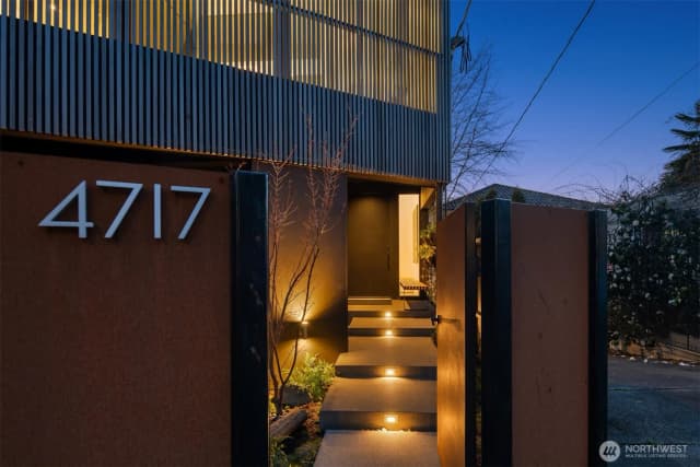 Property photo for 4717 Beach Drive Sw, Seattle photo 5